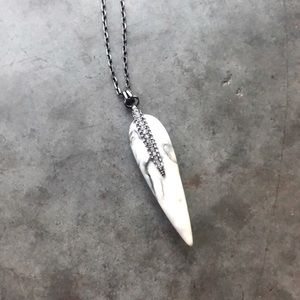 Vince Camuto pendant